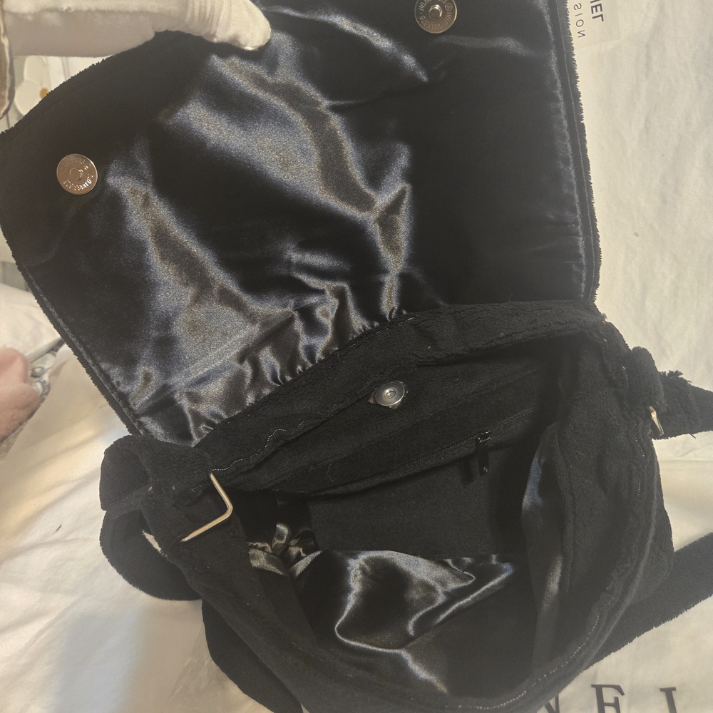 Luxury Black and White Crossbody Or Bum Bag Promotional CC Logo Chanel - Picture 7 of 7